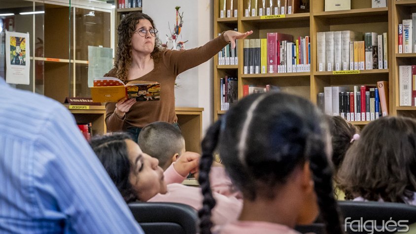 La presentació va omplir la biblioteca Carles Bosch de la Trinxeria de gom a gom