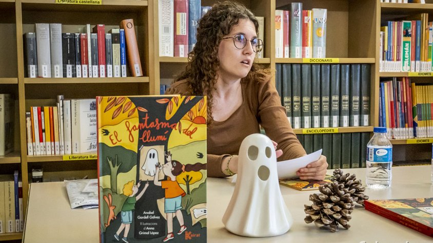 Anabel Gardell, durant la presentació del conte a la Jonquera