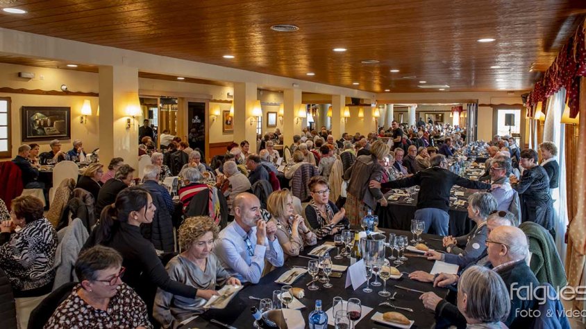 Publiquem totes les fotos del dinar de Nadal del Casal de l'Avi