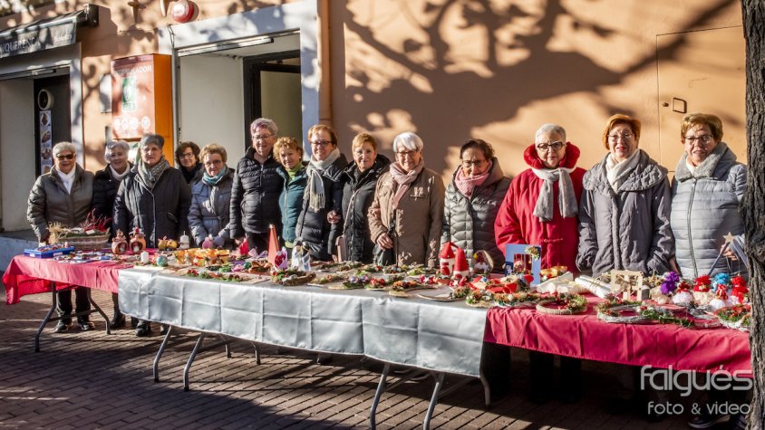 Van exposar decoracions i utensilis de diversos tipus (cliqueu per ampliar)