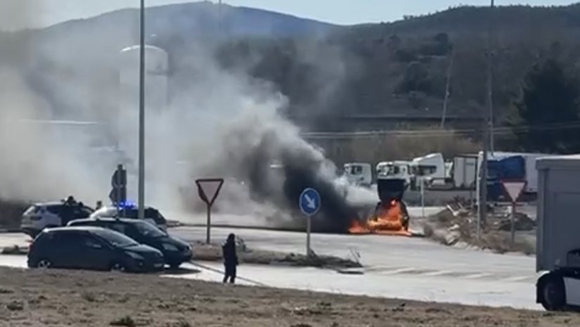 El cotxe es va cremar amb una gran rapidesa