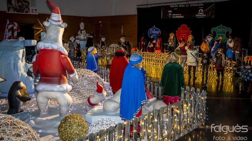 Els Reis Mags van omplir d'il·lusió les cares de petits i grans