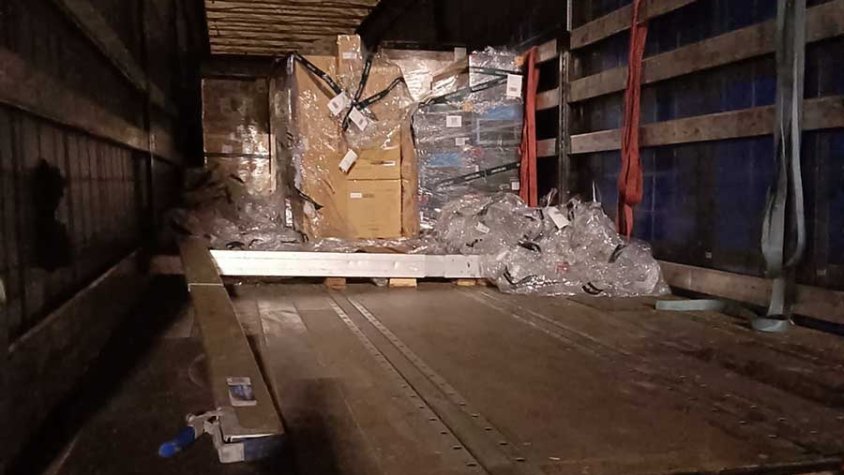 El camió estava aparcat a la Jonquera (cliqueu per ampliar)