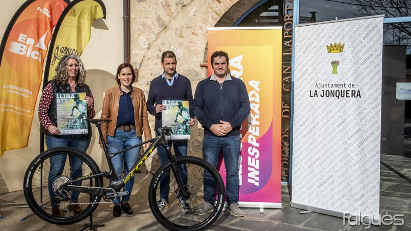 La presentació es va fer ahir al matí als Porxos de Can Laporta