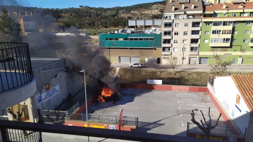 El fum i les flames eren visibles des de diversos punts del poble