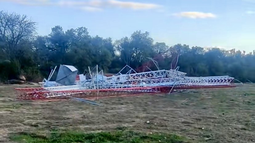 Enderroquen les torres del Galatea i la promotora del parc ho denuncia com a acte vandàlic