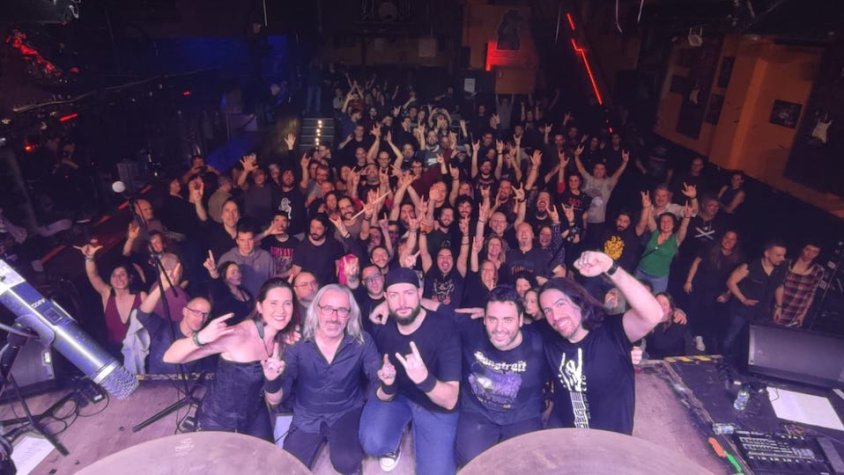 En Ferran, segon per la dreta, amb la resta de la banda