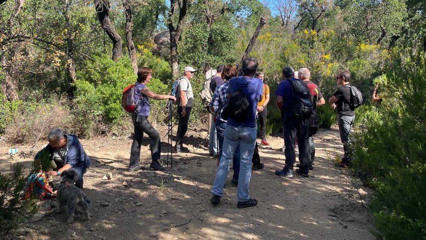 Excursió per conèixer el castell medieval inèdit de la Jonquera