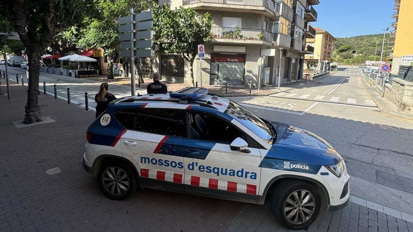 La Policia Local de la Jonquera i els Mossos d'Esquadra han detingut un jove de 18 anys