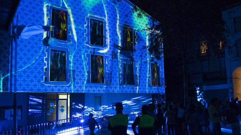 L'últim pregó, l'any 2015, es va complementar amb un espectacle audiovisual a la façana de l'ajuntament