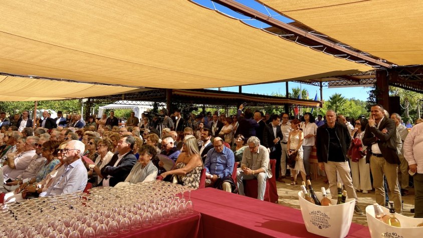 Desenes de jonquerencs i jonquerenques van participar en la celebració