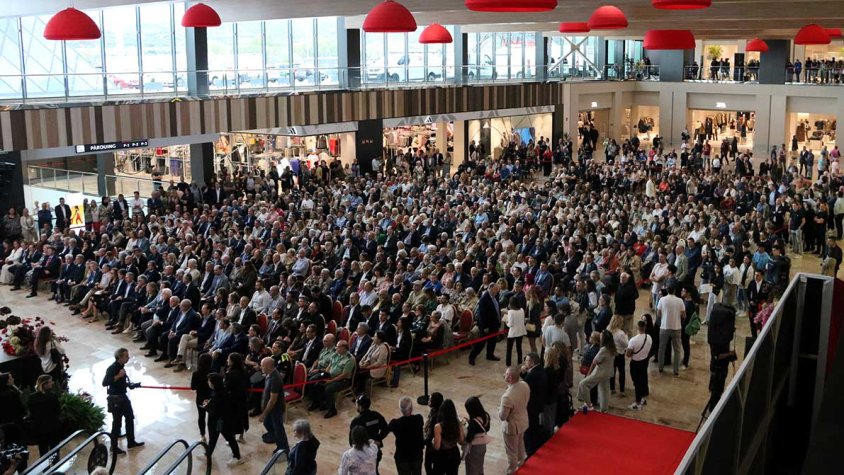 El centre comercial s’estrena amb tots els establiments ocupats i generarà uns 250 llocs de treball