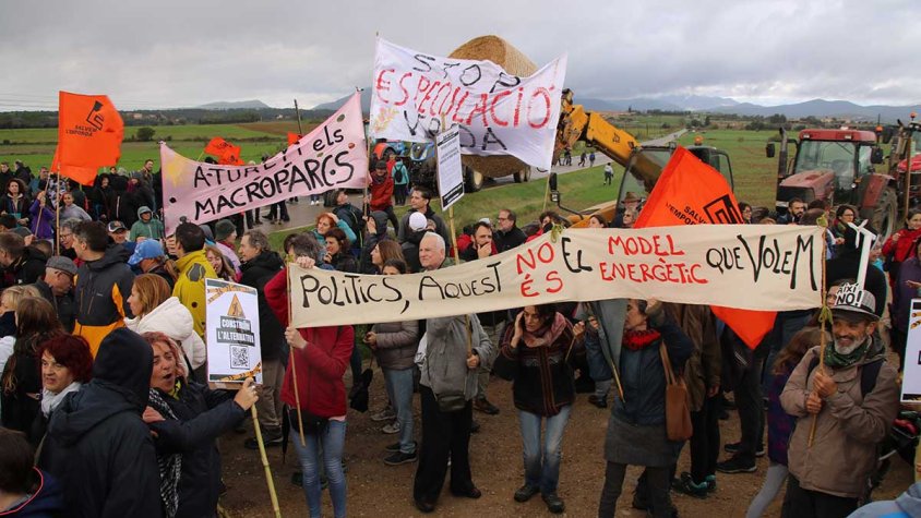 Protesta contra els macroparcs energètics Navata, Lladó, Roses i l’Albera