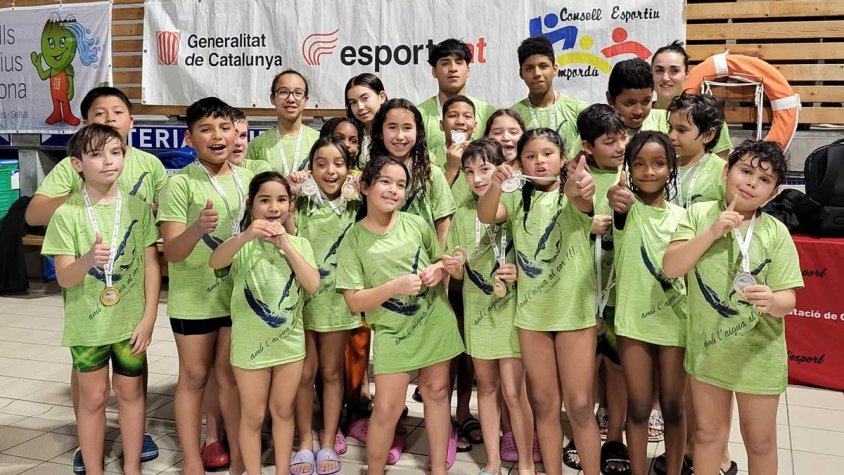 Algunes de les imatges que va deixar la jornada de lliga de natació celebrada a Roses