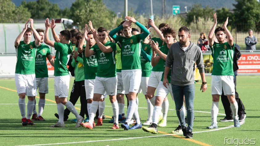 L'equip es va acomiadar de l'afició amb mostres d'agraïment