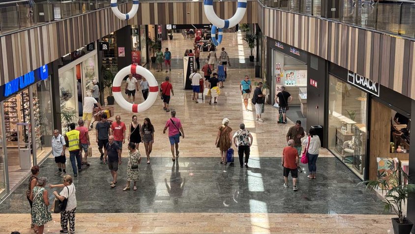 Detingut un extreballador d'un restaurant de la Jonquera per amenaçar amb una pistola simulada