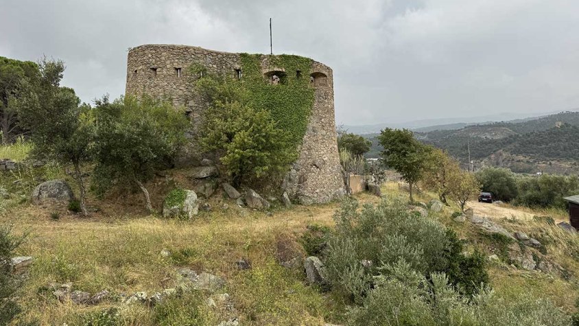 La Torre de Carmanxel, refugi Marc Guixeras, en una imatge del finals d'agost de 2025