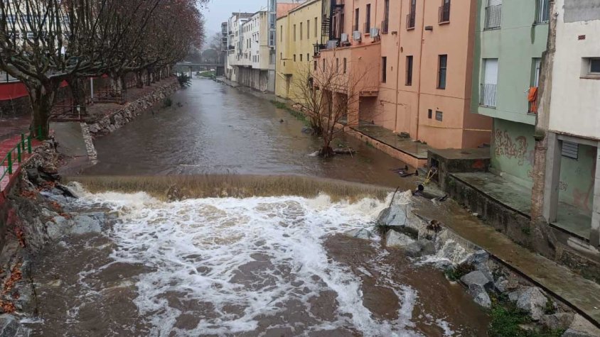 El LLobregat ahir dimecres. Alerta zona Jonquera: Protecció Civil activa l'Inuncat