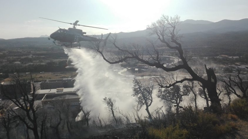 Els dos focs van cremar vegetació en dues zones molt properes