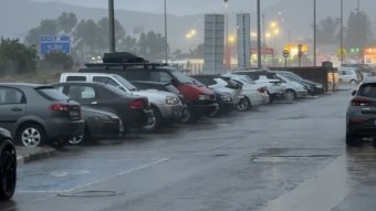 La tempesta descarrega amb força a la Jonquera
