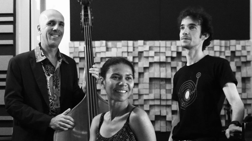 El tercet transporta l'oient als origens del jazz